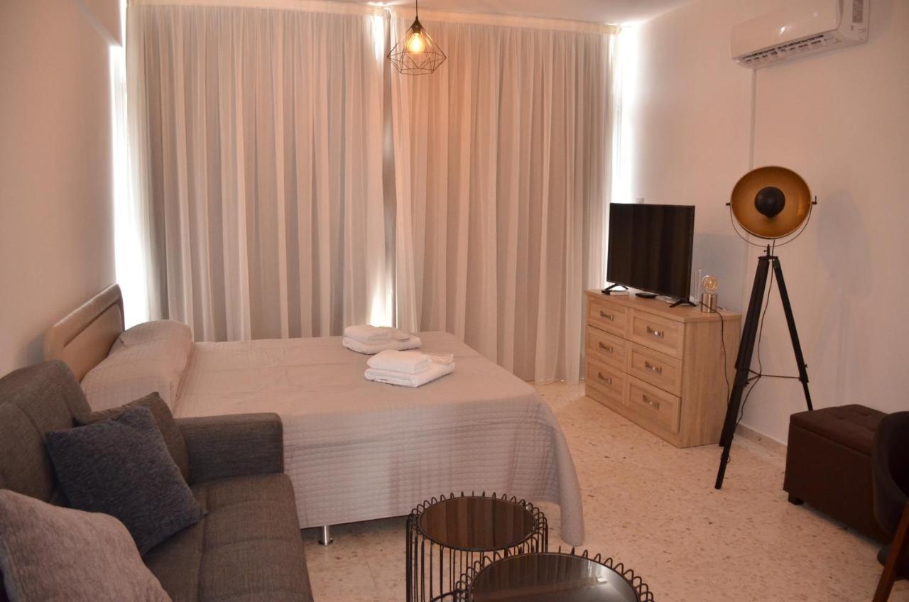 Almyria Apartments - By Imh Travel & Tours Paphos Exterior foto
